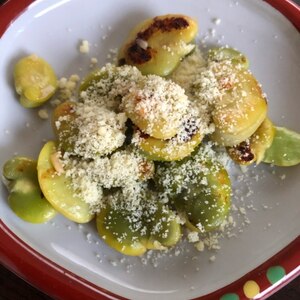 春のおつまみ＊空豆のカリカリチーズ焼き